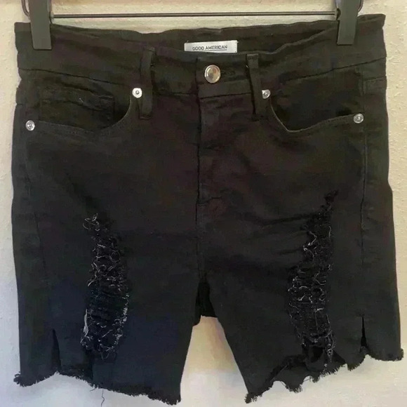 GOOD AMERICAN Women’s Distressed Bermuda Shorts - Picture 2 of 7